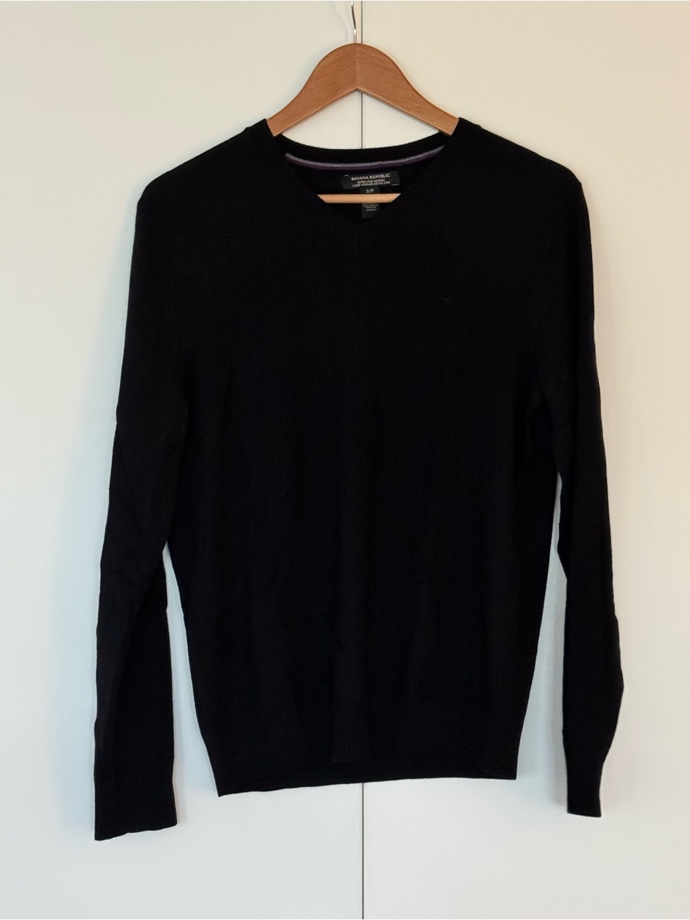 Banana Republic 100% Extra Fine Italian Merino Wool V-Neck Sweater S Black